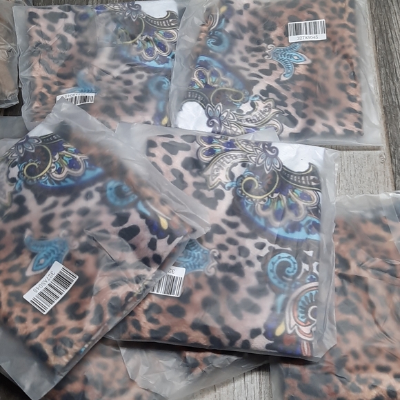 Last 1 Digital print leopard Paisley mask/scarf - Picture 6 of 6